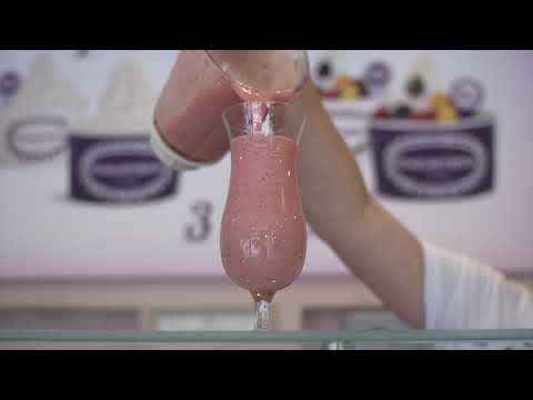 Smoothies with frozen yogurt