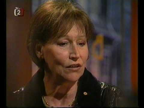 Marie Rottrova a Marta Kubisova v baru Krasny ztraty (Part 3/3)