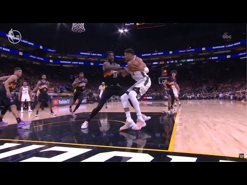 Giannis Antetokounmpo bullying Suns defenders making it look easy 😮 Bucks vs Suns Game 1