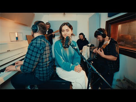 Jasmine Thompson - Try To Wait (Official Live Video)