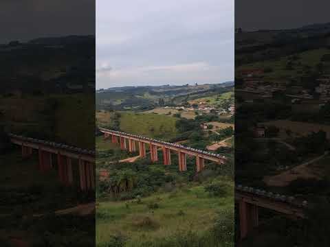Trem da MRS passando por Coronel Xavier Chaves , visto do Mirante.  #MRS #MIRANTE #CXC