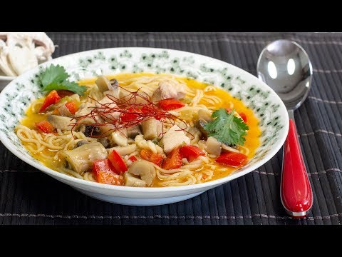 Pikante THAI SUPPE mit Kokos und Hühnchen