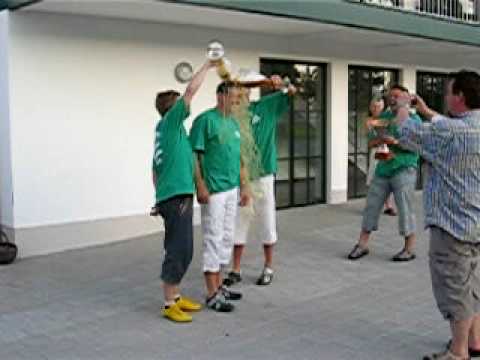 Weissbierdusche Trainer Alois Kölbl 2005