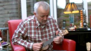 Video thumbnail for Martin S1 Ukulele Review by Simon Taylor