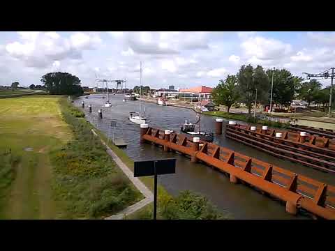 EH18 Door HRMK spoorbrug Leeuwarden (1)