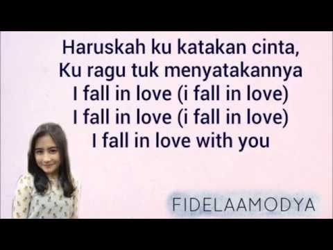 Prilly latuconsina fall in love