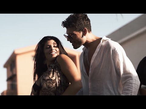 Giovanni Galletta - Medley ( Signora - Sei forte - T'aspetto dint'o vico ) Feat Mario Basile