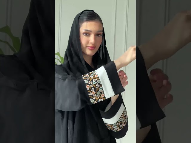 عباية سوداء  بكلفه سدو ملونه على الاكمام  7001