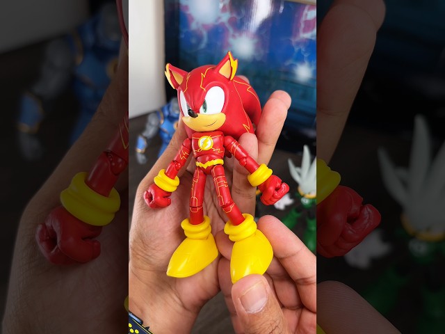 Vídeo relacionado con Policán Figura Policán 13 cm Articulada de Jakks Pacific, Incluye hasta 3 Accesorios y 16 Puntos de Articulación para Mayor Diversión, para Niños 3 Años +