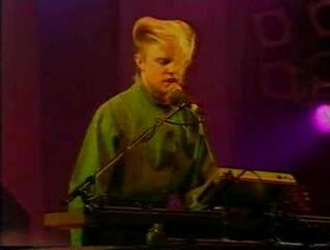 A Flock of Seagulls - Space Age Love Song - Live, 1983