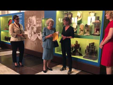 Beatrix ontdekt verborgen verhalen uit het paleis