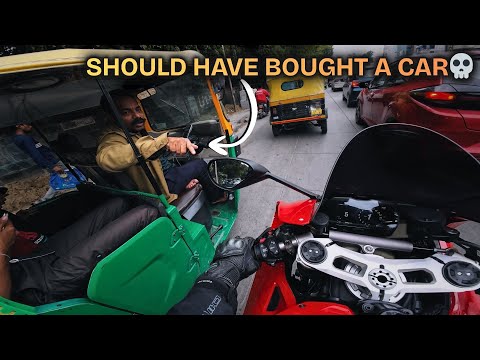 Riding my Ducati Panigale V4 in TRAFFIC!