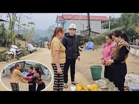 Nhat and her mother got into trouble and were lucky to receive help from a stranger.