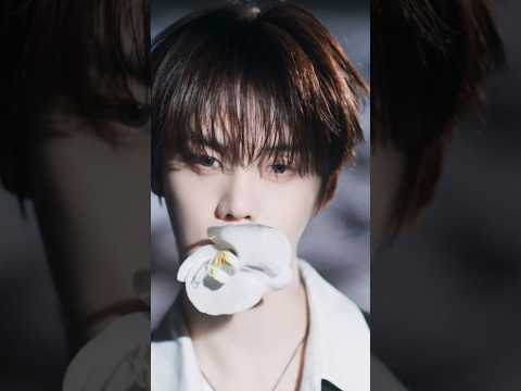 AND2BLE (앤더블) 'French Kissing' MV