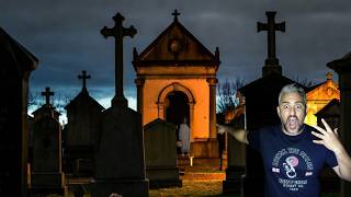 FLAGRAMOS O PIOR FANTASMA JÁ VISTO DENTRO DE UM CEMITÉRIO