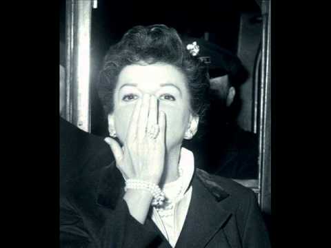 Judy Garland Quiet please, there's a lady on stage!