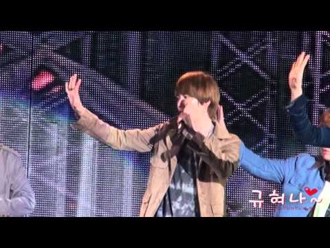 110826 World Championships Daegu-superman_kyuhyun