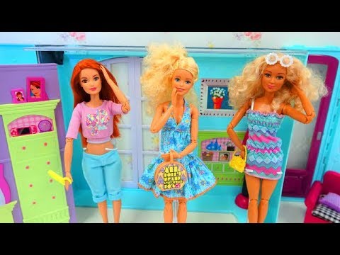 Barbie Morning Routine / Costume Change / Outing with Friends