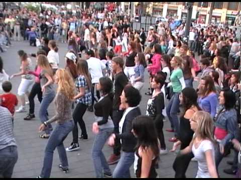Michael Jackson - Bad ( Flashmob - 2010.08.29.-Budapest-Hungary )
