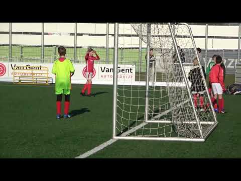 Eerste helft vv DOVO JO11-3 - vv HDS JO11-1.