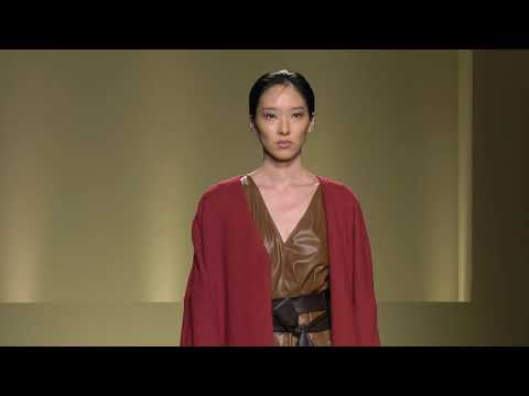 {FASHION} Budapest Select AW2122 show at Milano Fashion Week | ZIA budapest