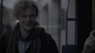 Musik-Video-Miniaturansicht zu Two Men in Love Songtext von The Irrepressibles