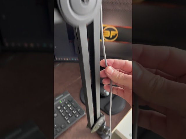 Vídeo relacionado con NEEWER Soporte Brazo Micrófono, Brazo Tijera Suspensión Montaje Escritorio con Clip y 3/8" a 5/8" Adaptador, Compatible con Blue Yeti Snowball HyperX QuadCast SoloCast Shure, Carga Máx 3,3 lbs, MS006