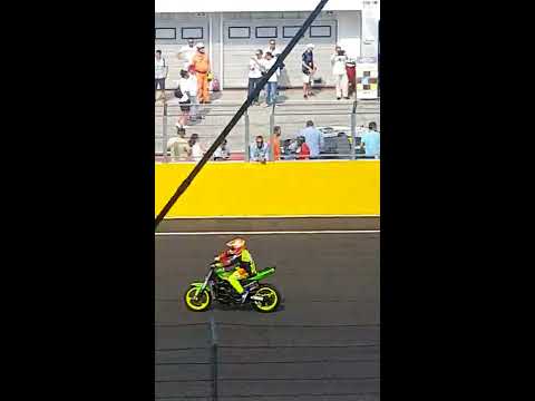 Motoros akrobaták a WTCR 2018.04.29. futamán