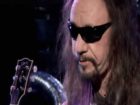 Ace Frehley;  "Cold Gin" guitar lesson. 2010.