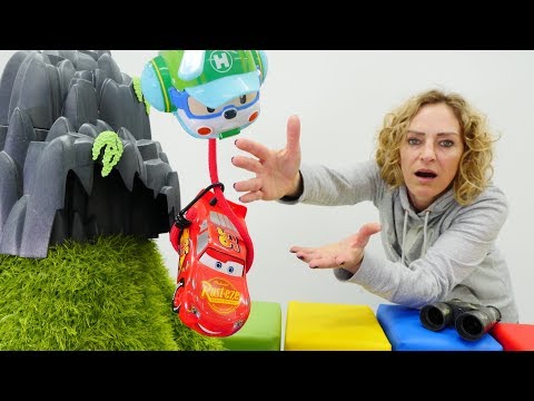 Lightning McQueen und Robocar Poli - Einsatz für die Küstenwache - Spielzeugvideo