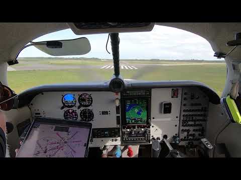 REALLY NICE Landing with 15kt winds in a Mooney Ovation!!!