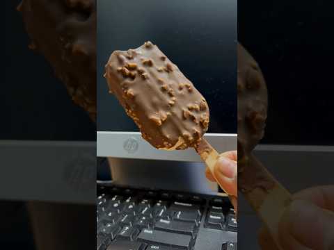 Haagen Dazs Vanila Milk Chocolate Almond #shorts