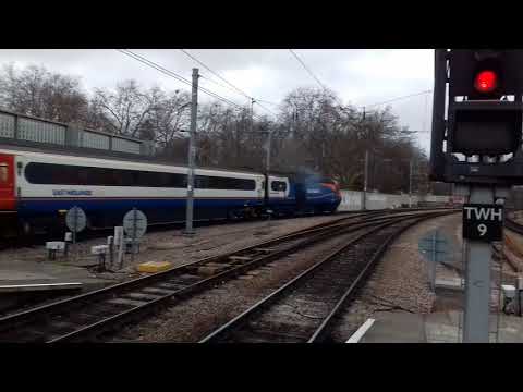 EMT 43058/43052 depart P1 at St Pancras (Main) 10.03.2018