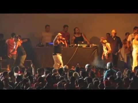 LOS TIBURONES AO VIVO   QUIERO   NOITE DO FLASH BACK