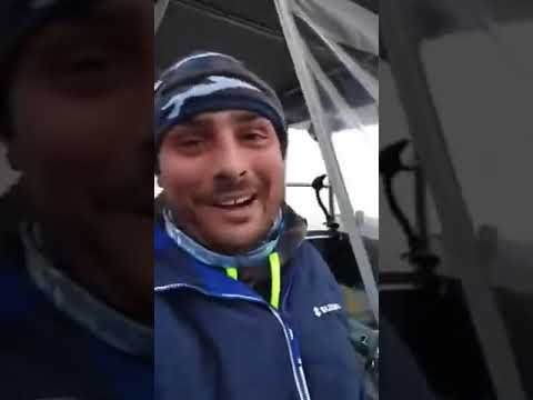 STANNO A PESCA DI TONNI E TIRANO SU UNO SQUALO BIANCO, INCREDIBILE!!