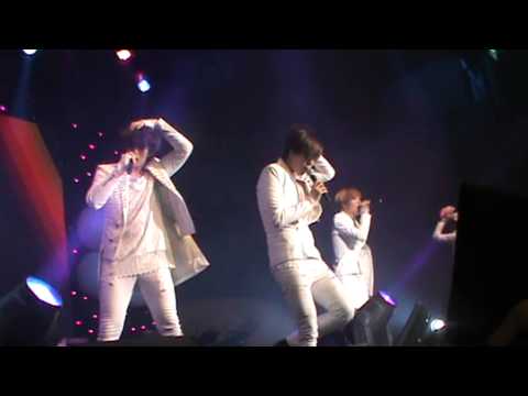 121124 F CUZ at ATT   gangnam style 1