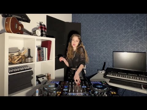 Erika Krall- KRALLING # 38 (Melodic House, Indie Dance, Progressive House)