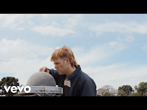 Benjamín Amadeo - Cositas (Official Video)