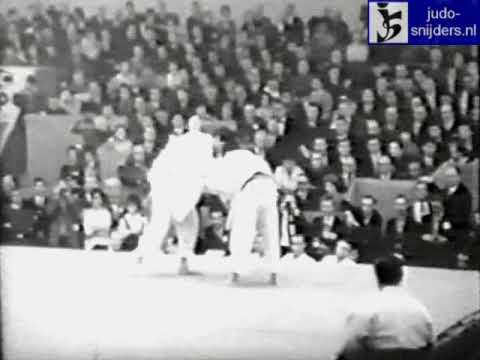 Judo 1961 Paris: Ih Tai Kim (KOR) - Remo Venturelli (ITA) [open].