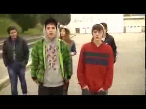 Miúdo Sandro ft. LMCG - Novo Dia (Videoclip Oficial) 2013