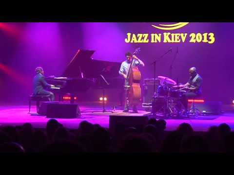 Jazz in Kiev (2013) - JOEY CALDERAZZO TRIO