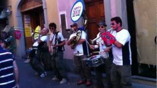 preview picture of video 'Dirty Dixie Jazz Band - Doctor Jazz - Sarnico Buskers Festival 2012 HD'