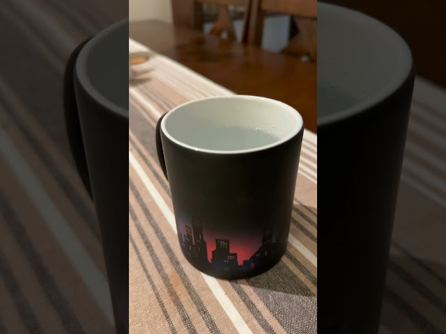 كوب سحري بتصميم المدينة والنجوم – “كُن لامعًا كالن...