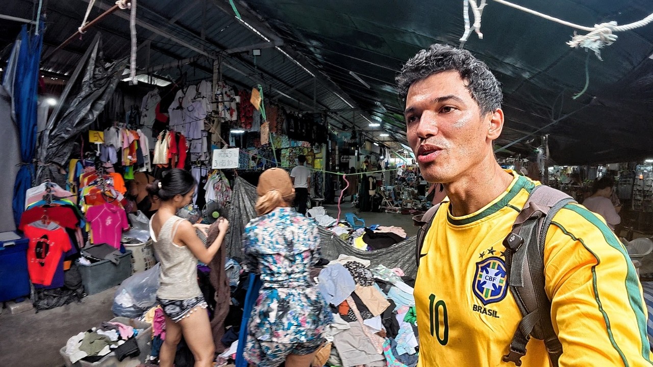 Comendo onde as roupas custam 80 centavos  - Bangkok Tailandia