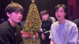 Download lagu LIVE 🔴 Jin SHOCKED Jungkook Says He'll Spend Christmas With Taehyung 😍🎄 | BTS Live mp3