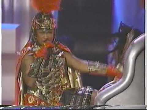 LIL' KIM  - "NOT TONIGHT" - LIVE