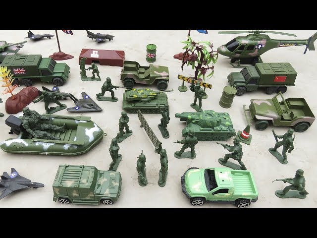 Vídeo relacionado con Juego de juguetes de base militar, juego para hombres del ejército con tarjeta de juego, vehículo militar, accesorios para armas y accesorios para vehículos, gran juguete del ejército para niños de 3