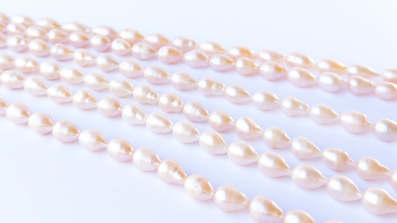Pink Freshwater Pearls | Baroque Oval | 7.5-8mm Bead Size | 40cm Strand Length video