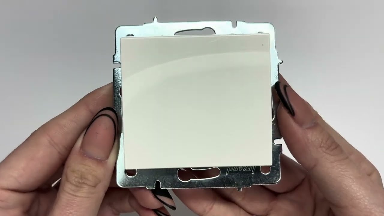 Выключатель одноклавишный LEZARD Rain белый 703-0288-100