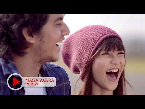 download lagu mp3 mp4 Kerispatih Menyerah Dihadapan Cinta, download lagu Kerispatih Menyerah Dihadapan Cinta gratis, unduh video klip Kerispatih Menyerah Dihadapan Cinta